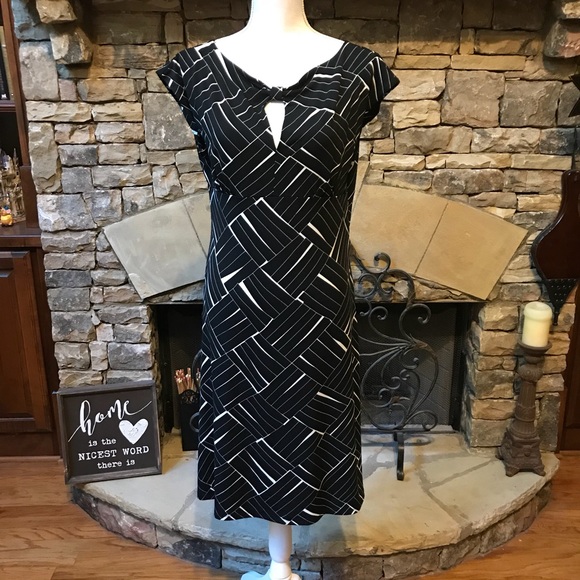 Ann Taylor Dresses & Skirts - NWOT Ann Taylor Black and White Midi Dress Size 10